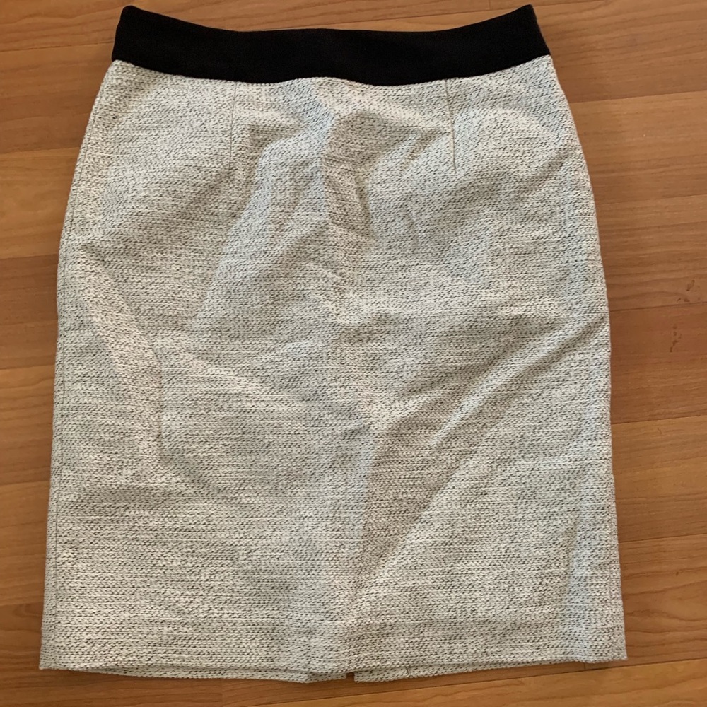 Banana REPUBLIC PENCIL SKIRT SIZE 2
